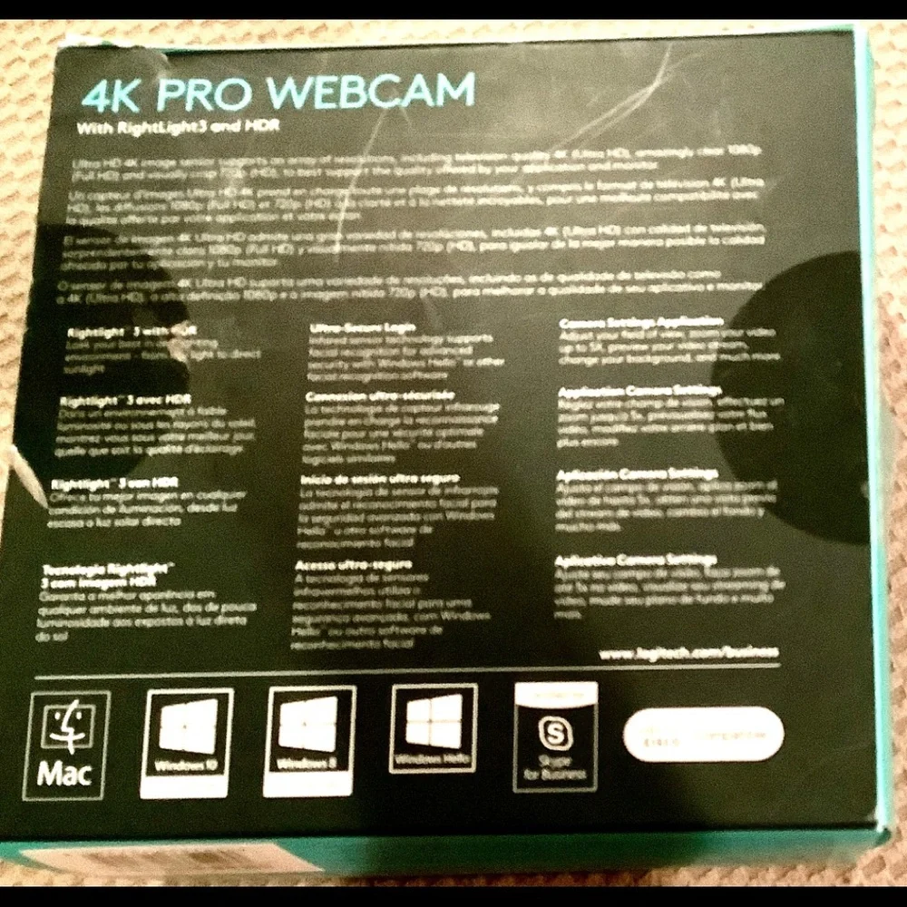 Logitech 4K PRO WEBCAM with right light 3 and HDR Black